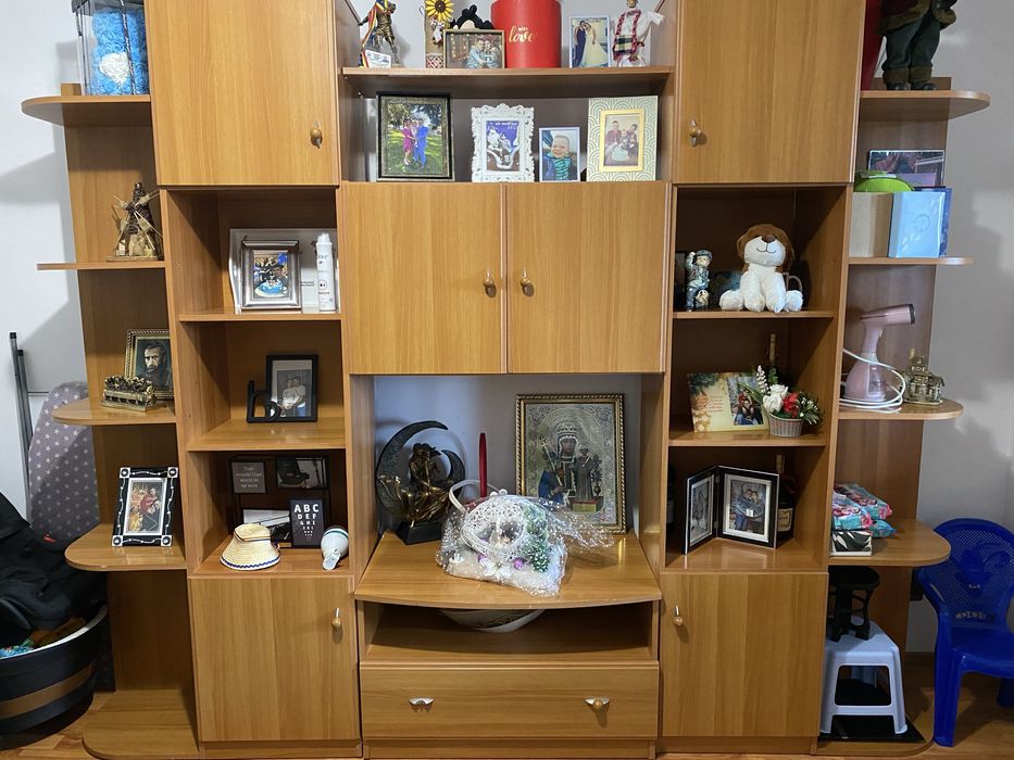 Canapea extensibila si  mobilier sufragerie