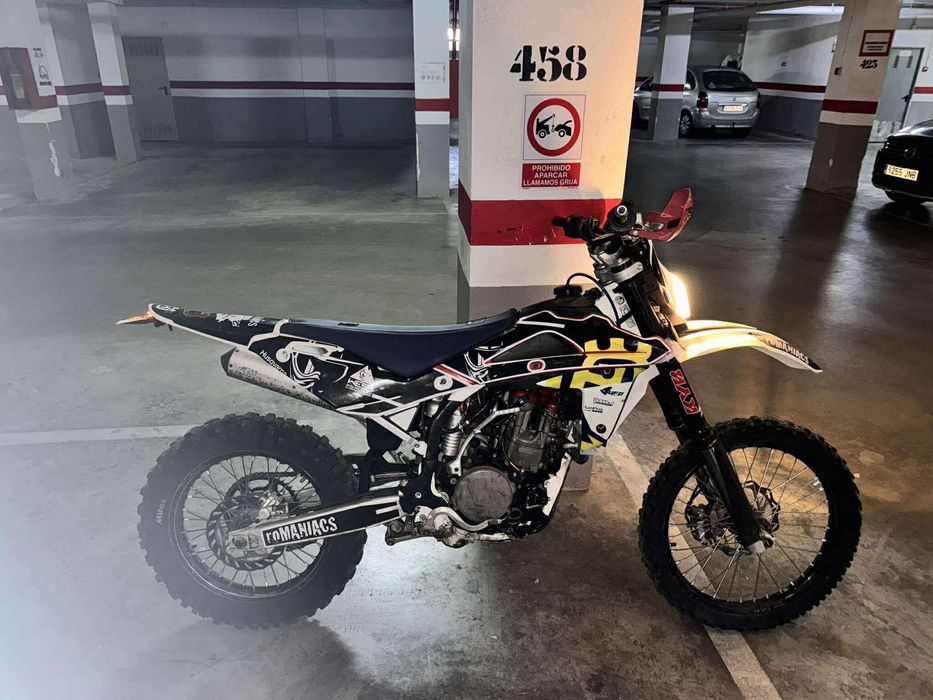 Vând husqvarna 450 Enduro