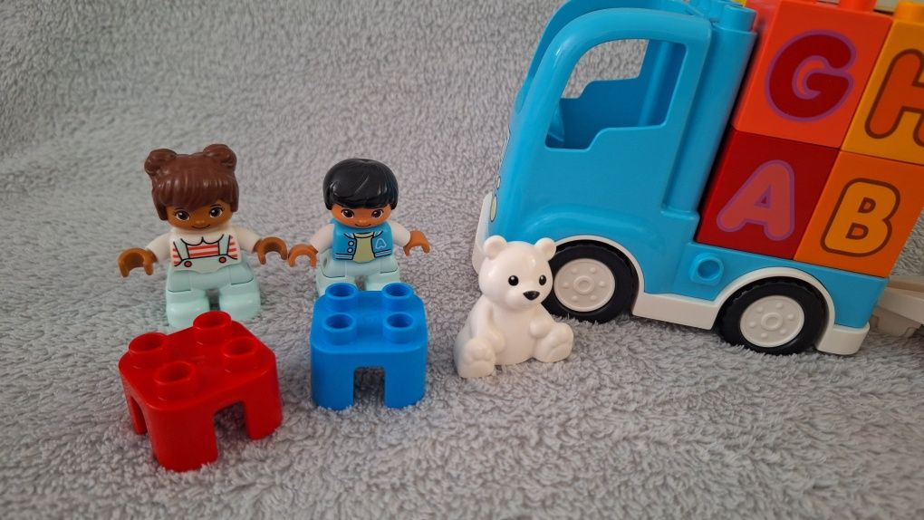 Lego duplo camion cu litere