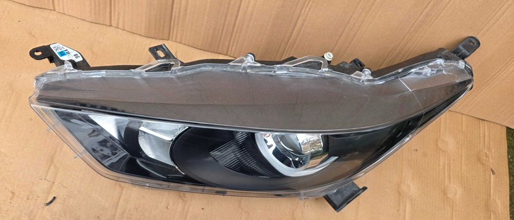 Far stanga Toyota Yaris 2020 2021 / 2022 2023