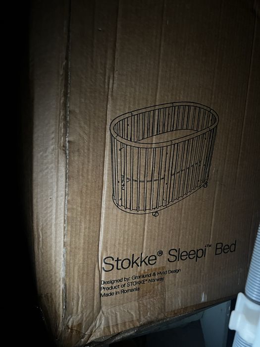 Stokke Sleepi NOU: patut + masa de infasat culoare alba