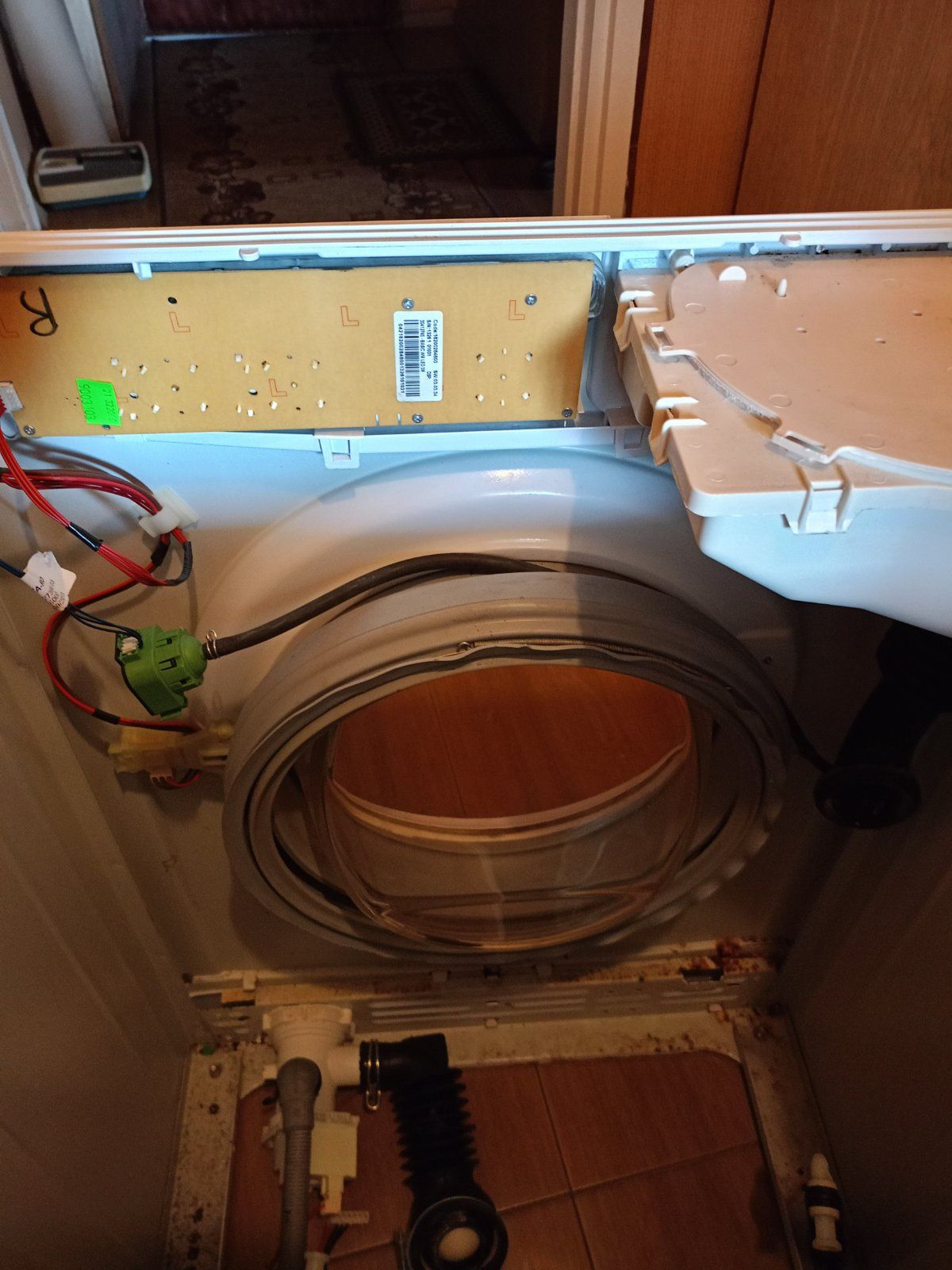 Пералня Indesit IWC71282 за части