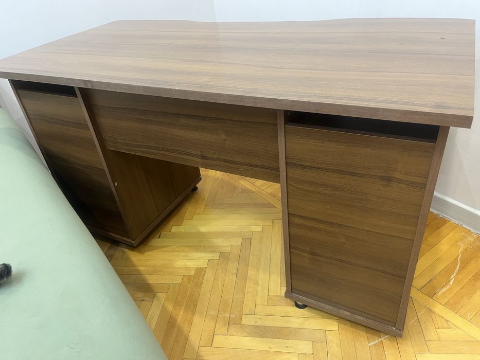 Стол бесплатно