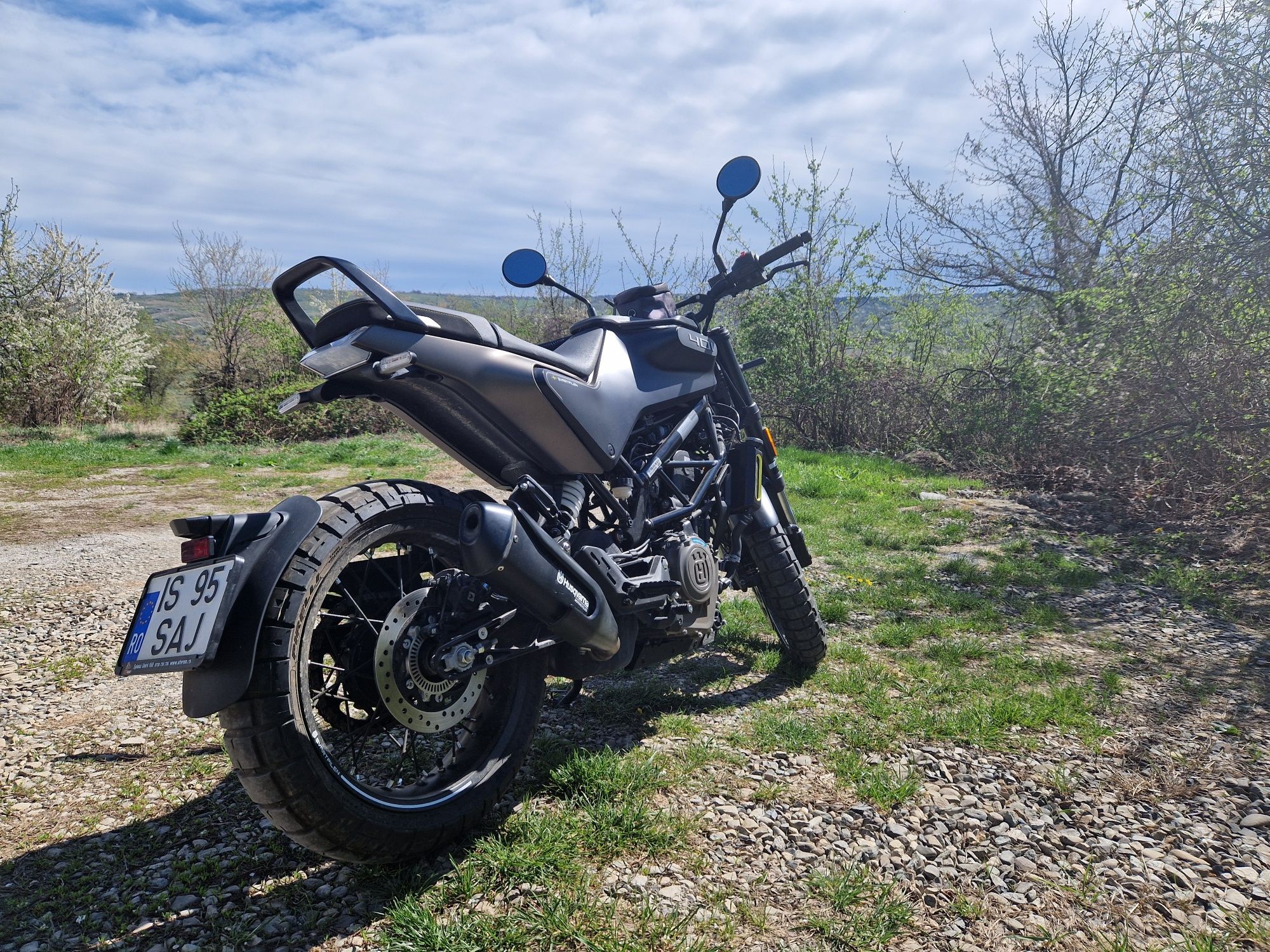 Motocicleta Husqvarna Svartpilen 401, garanție, A2