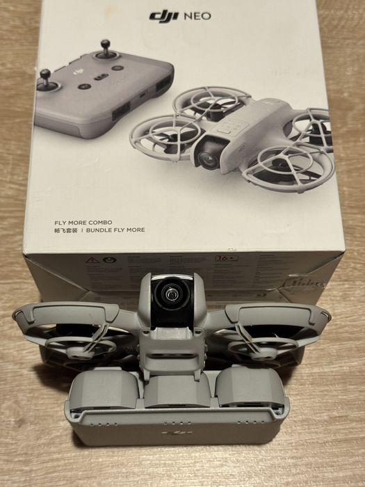 Drona DJI Neo Fly More fara telecomanda, stare perfecta