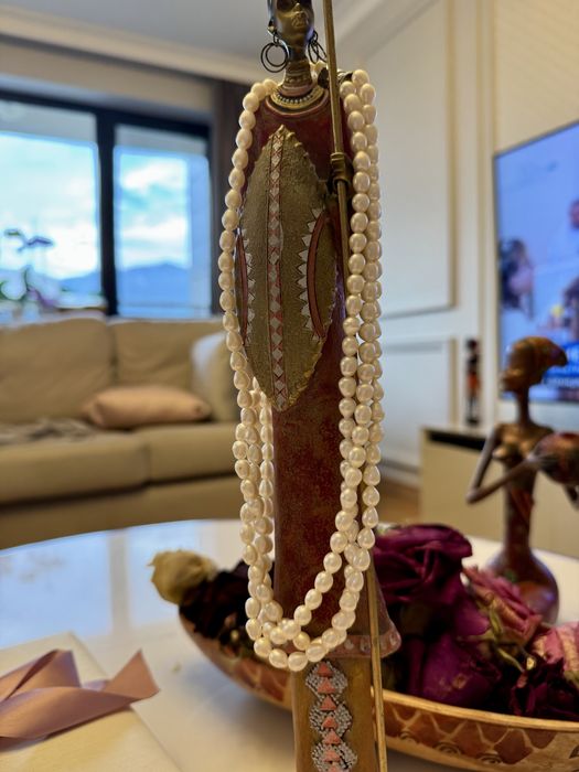 Тройна перлена огърлица в бял цвят