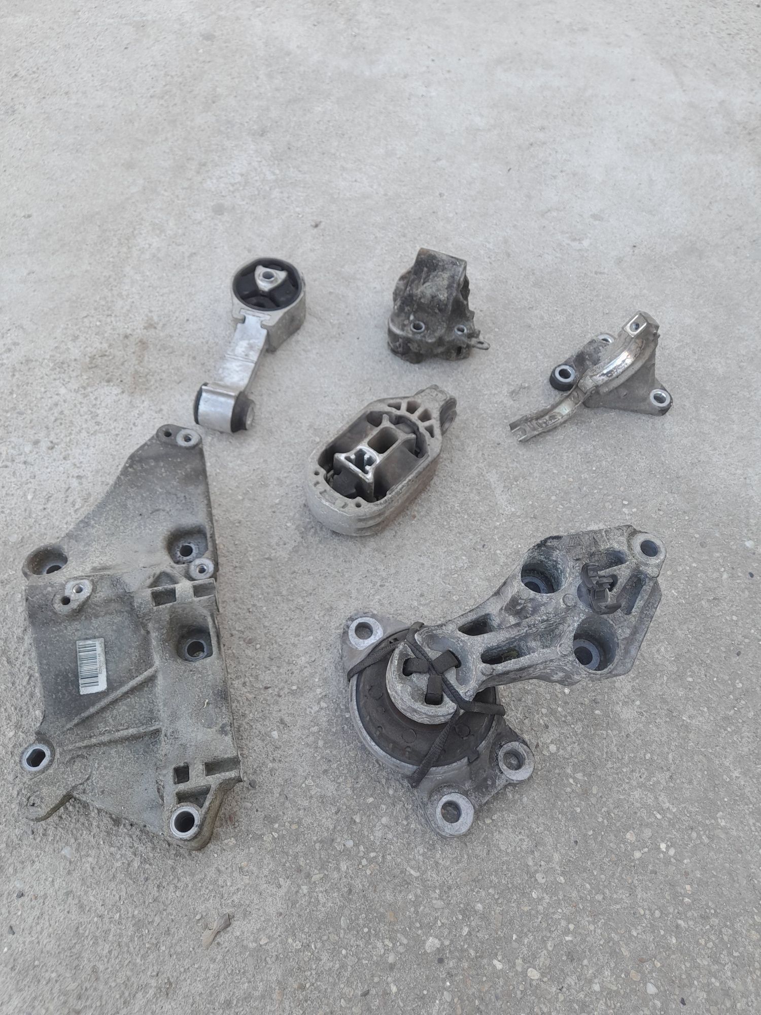 Suport Motor Alternator Compresor Cutie Renault Megane 3 Scenic 3 1.9