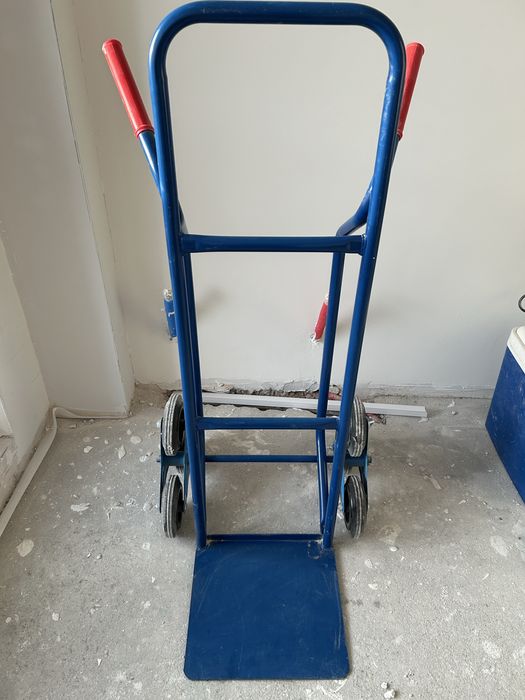 Транспортна количка за стълби