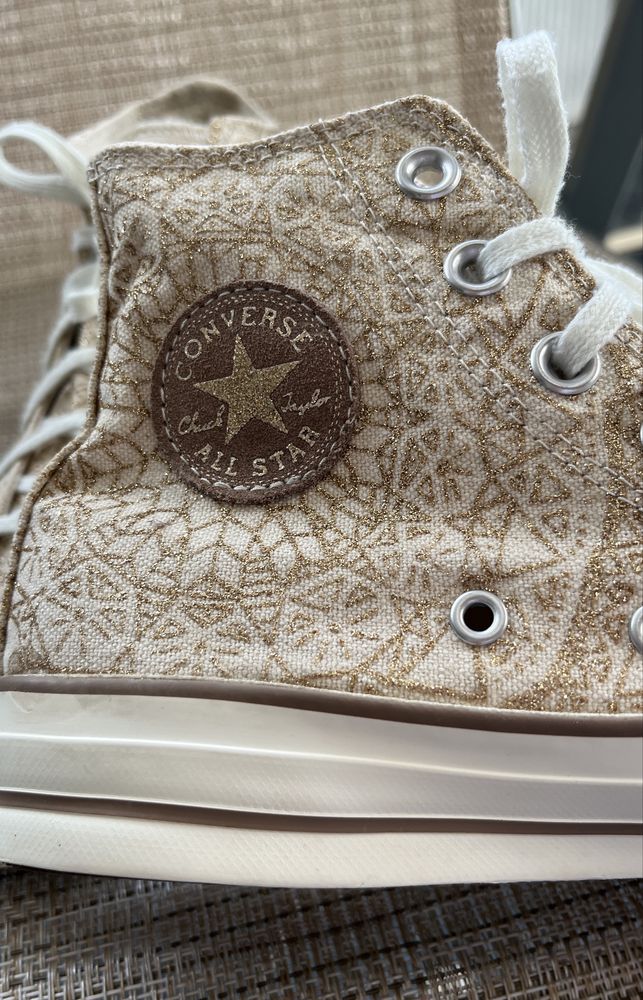 Скъпи златисти кецове Converse оригинал
