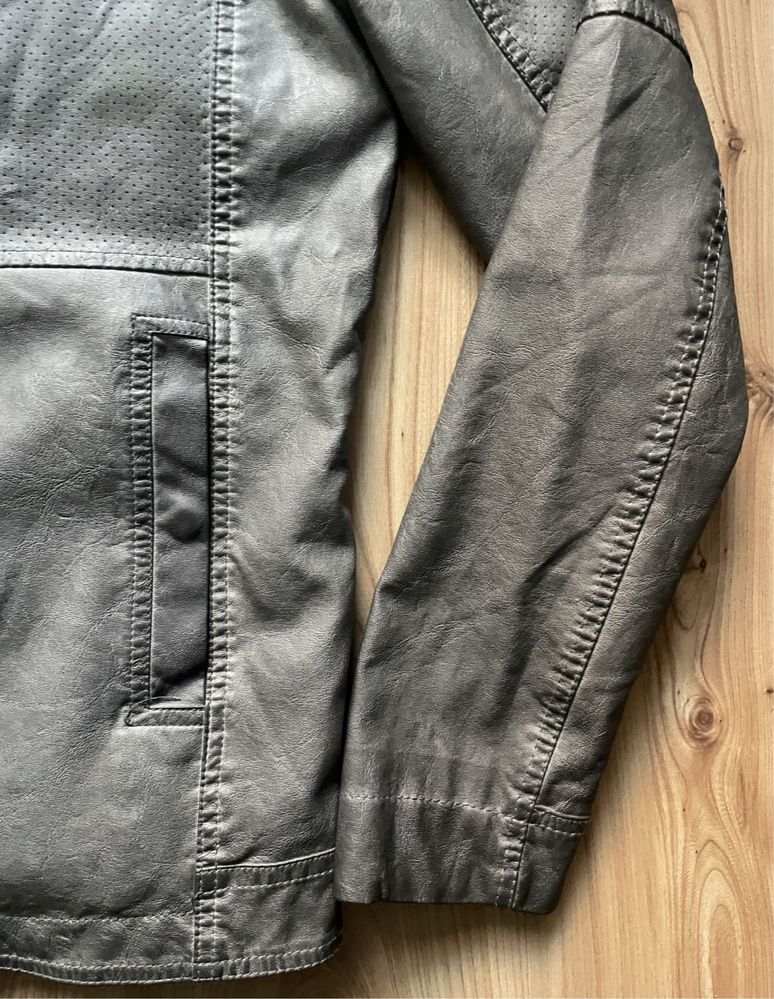 GUESS / мъжко кожено яке L