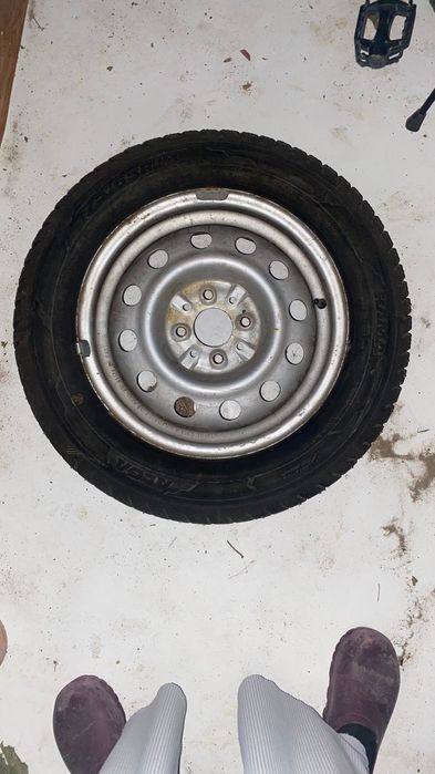 Продам зимнюю резину с дисками