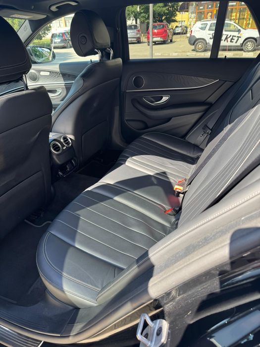 Mercedes-Benz E300 de Exclusive 9G-Tronic Hybrid Plug-in break