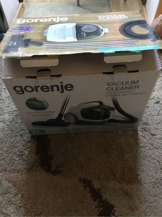 Aspirator fara sac Gorenje cu filtre curate trage fb