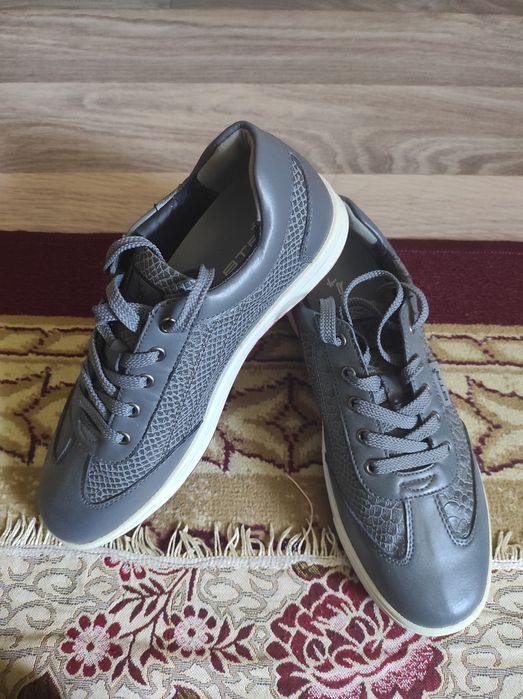 Продам мокасины мужские.