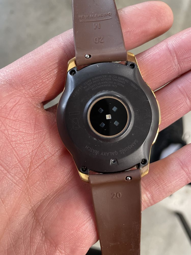 Samsung galaxy watch rose gold