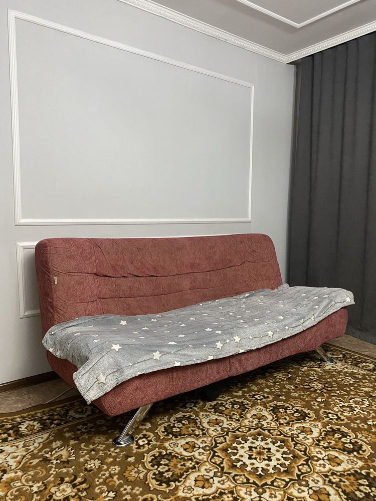 Диван и два кресла