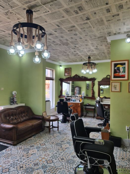 Post frizerie de inchiriat in Gradiste la piciorul podului