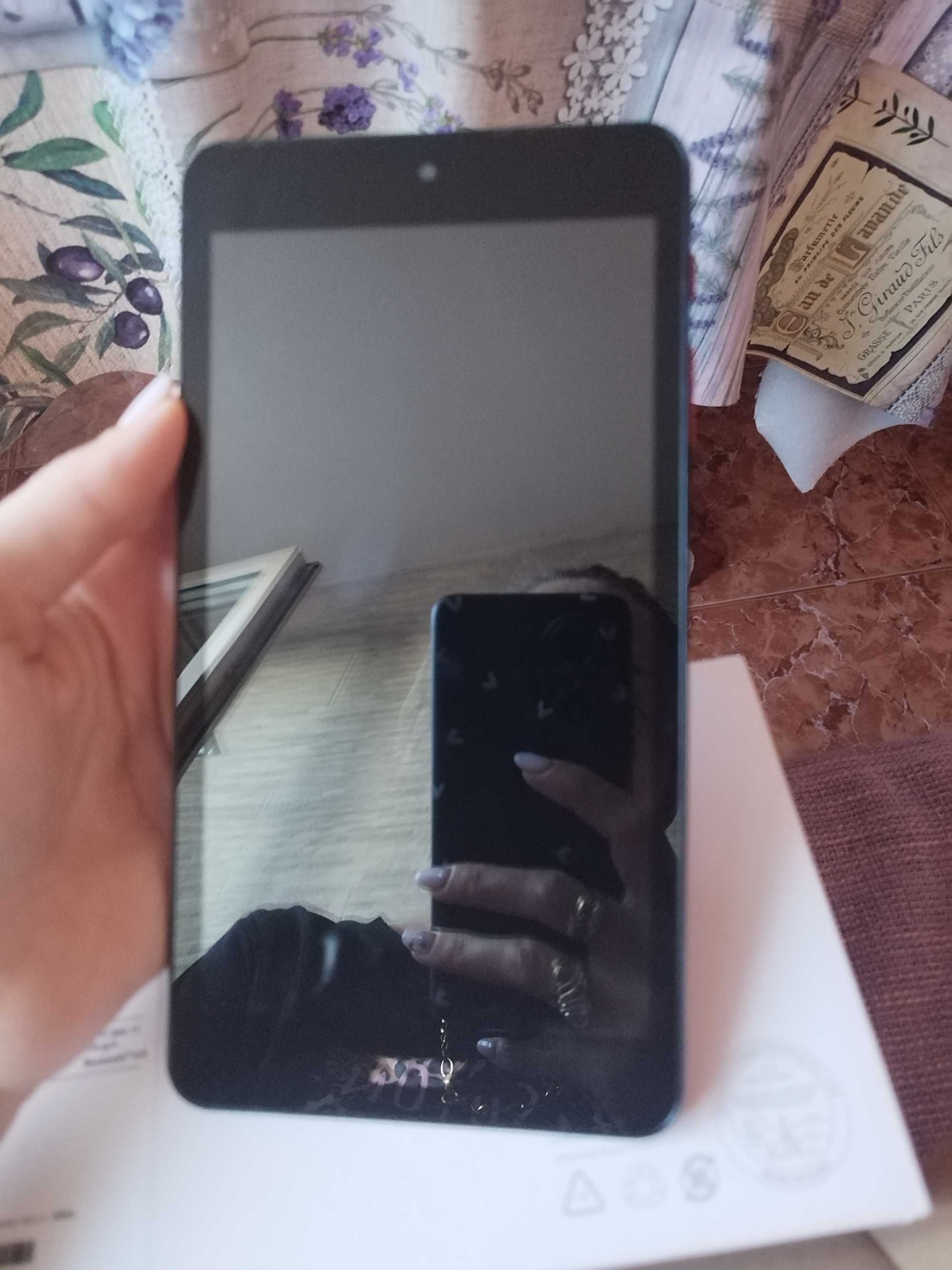 Таблет ACER Iconia One7