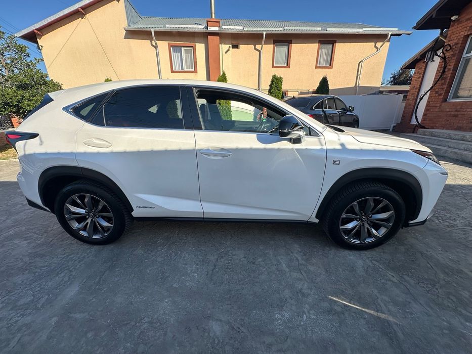 Lexus Seria NX Lexus NX300h F Sport