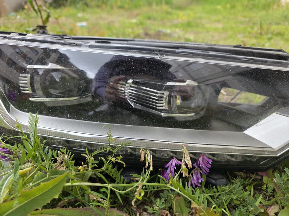 Far Volkswagen Passat