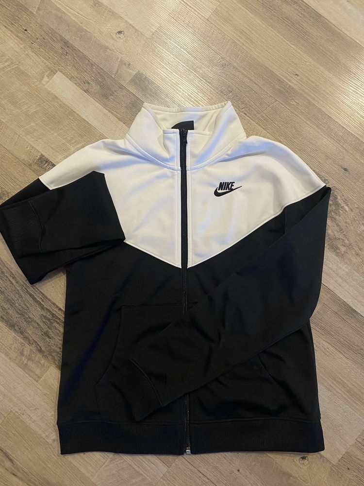 НОВО! Дамско горнище/ суичър Nike