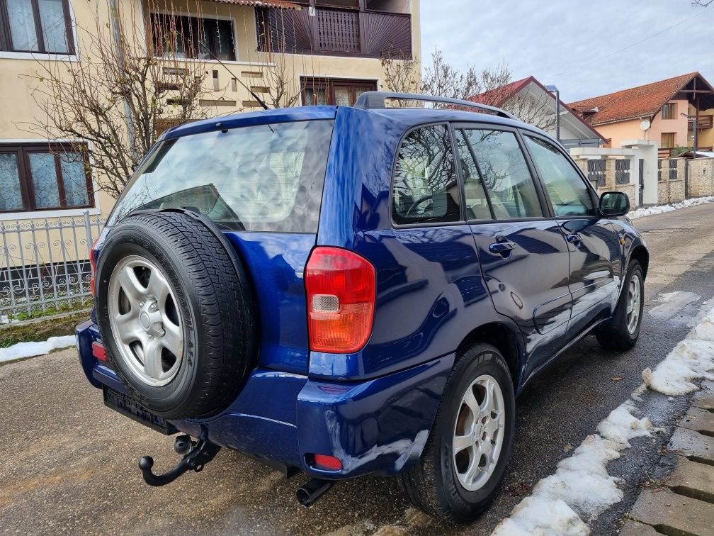 Vând Toyota Rav 4 Motor 2.0 diesel 4x4 an 2003