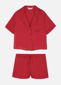 Червена сатенена пижама