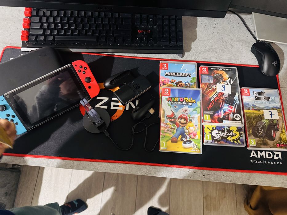 Nintendo switch + 5 jocuri incluse, Minecraft, Super Mario