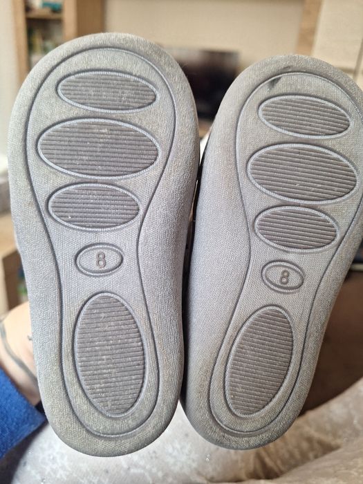 Детски пантофи 24ти номер и 22ри