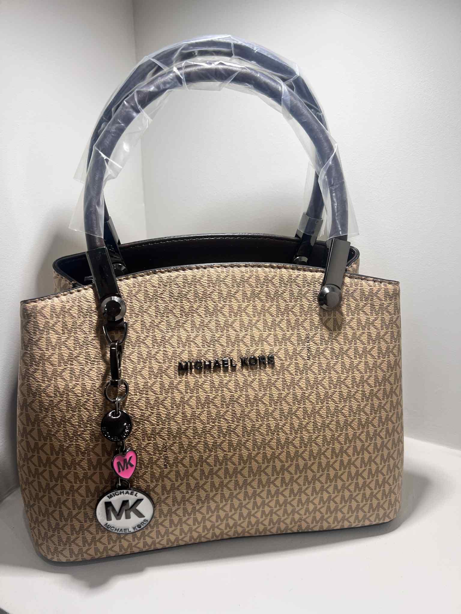 Дамски чанти Guess/Chanel/Michael Kors/