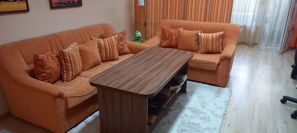 Реставрирани дивани без забележки