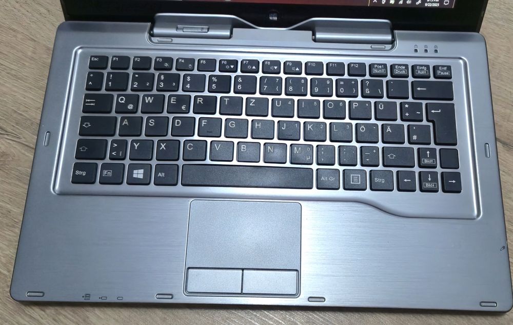 Tableta Fujitsu Stylistic Q702 i5 3427U 4GB Ram 120 SSD Windows 10