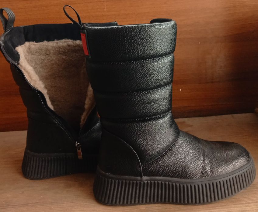 Продам зимние сапожки