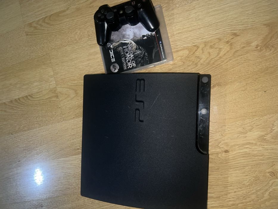 PS 3 plus consola
