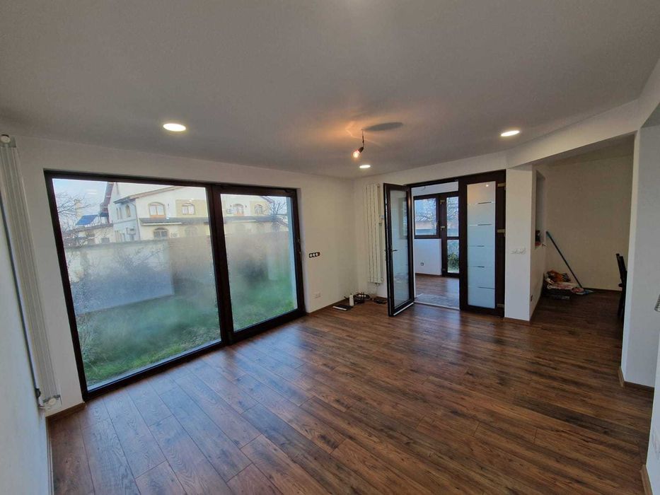 Casa situată în Dumbrava Roșie,la 7 km de Piatra Neamț,3 nivele D+P+M