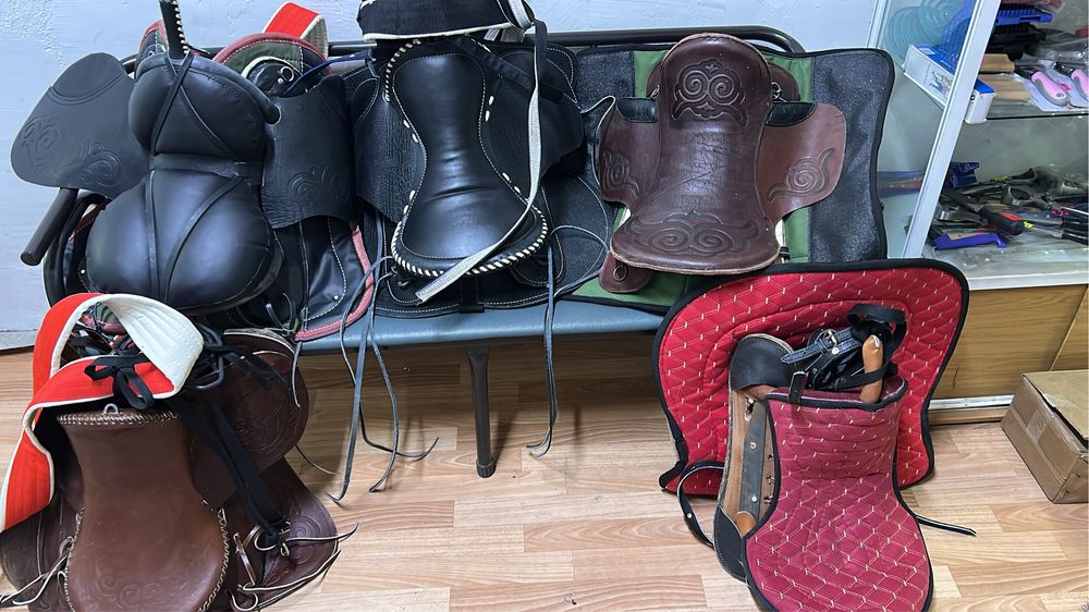 Седло для лошадей
