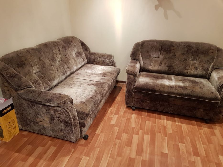 Продам диван 2 шт в хорошем состоянии