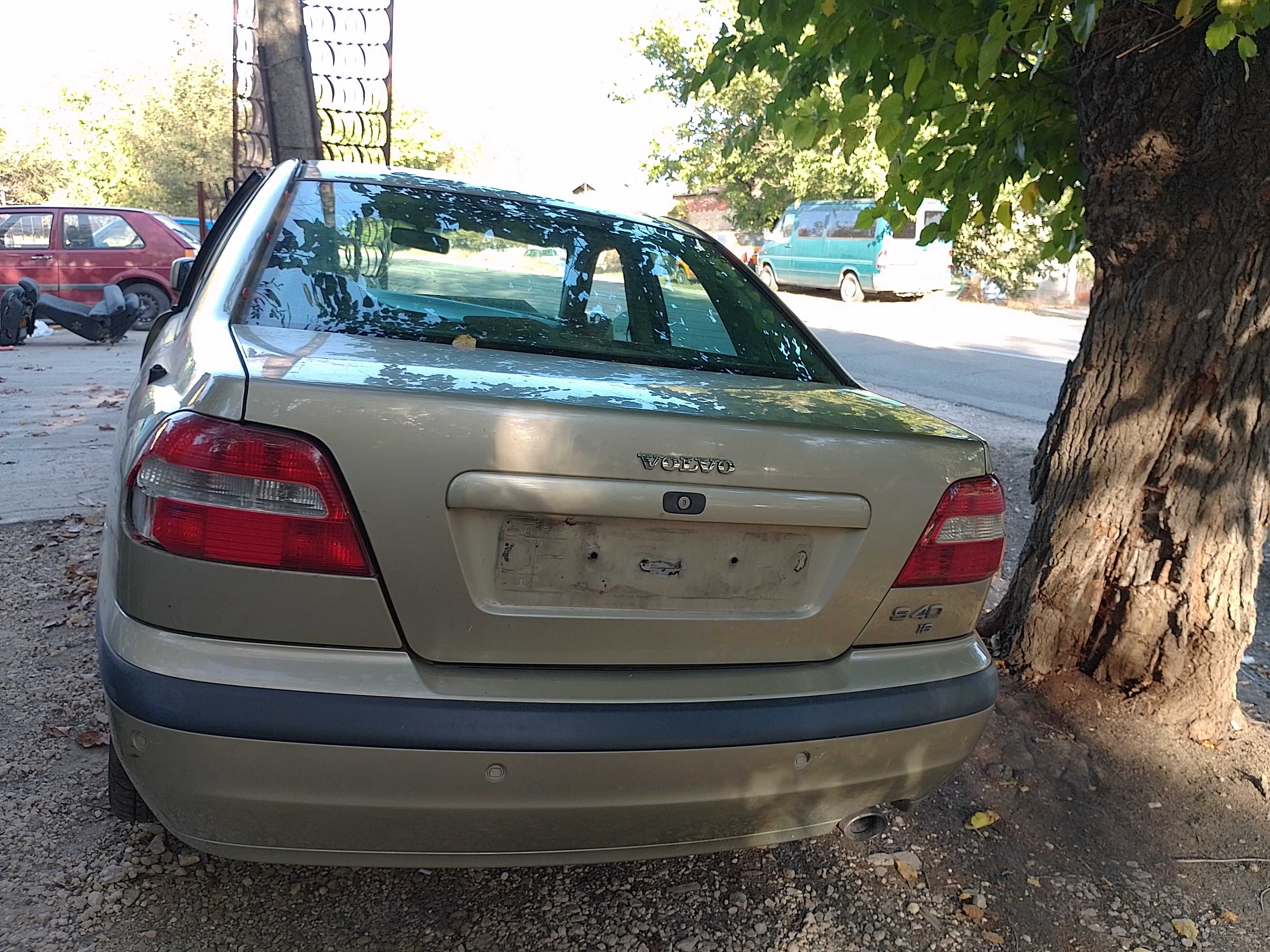 volvo s 40 1,8 на части