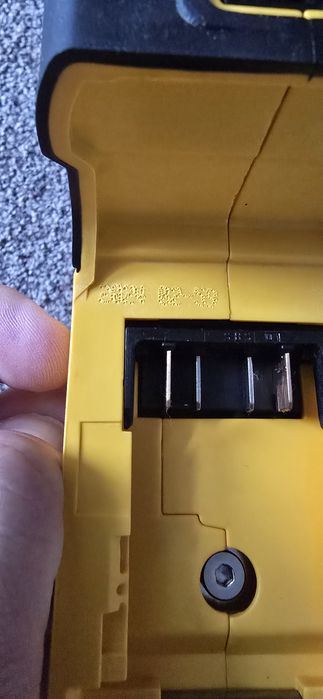 Dewalt ciocan dch 273