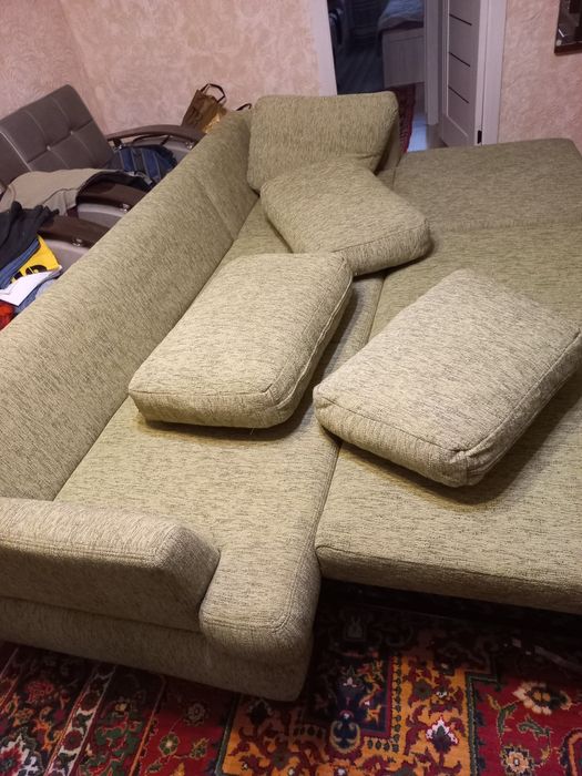 Диван угловой зеленый