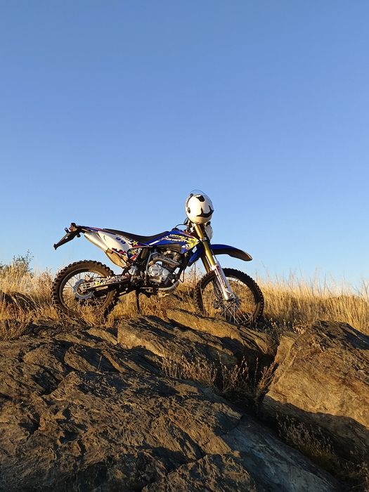 Мотоцикл эндуро 250