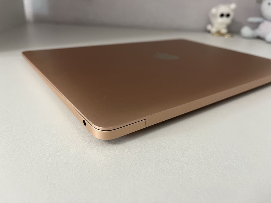 Macbook air m1 256 ssd 35 циклов 98% емкость