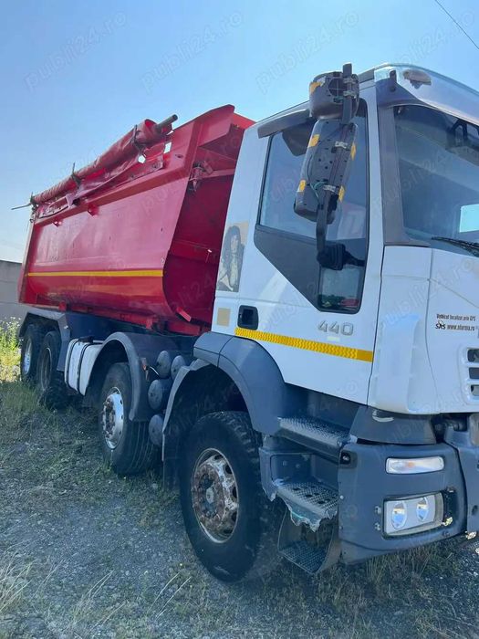 Vând Iveco Trakker 8x4