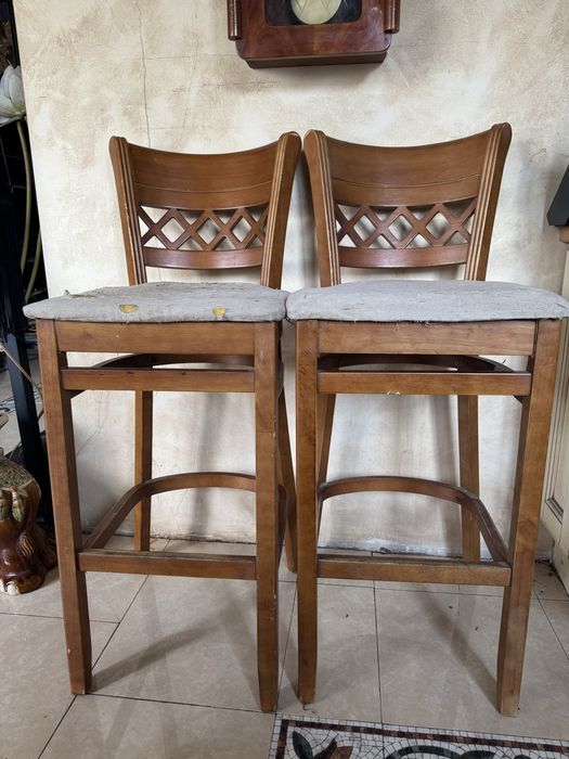 Дървени бар столове