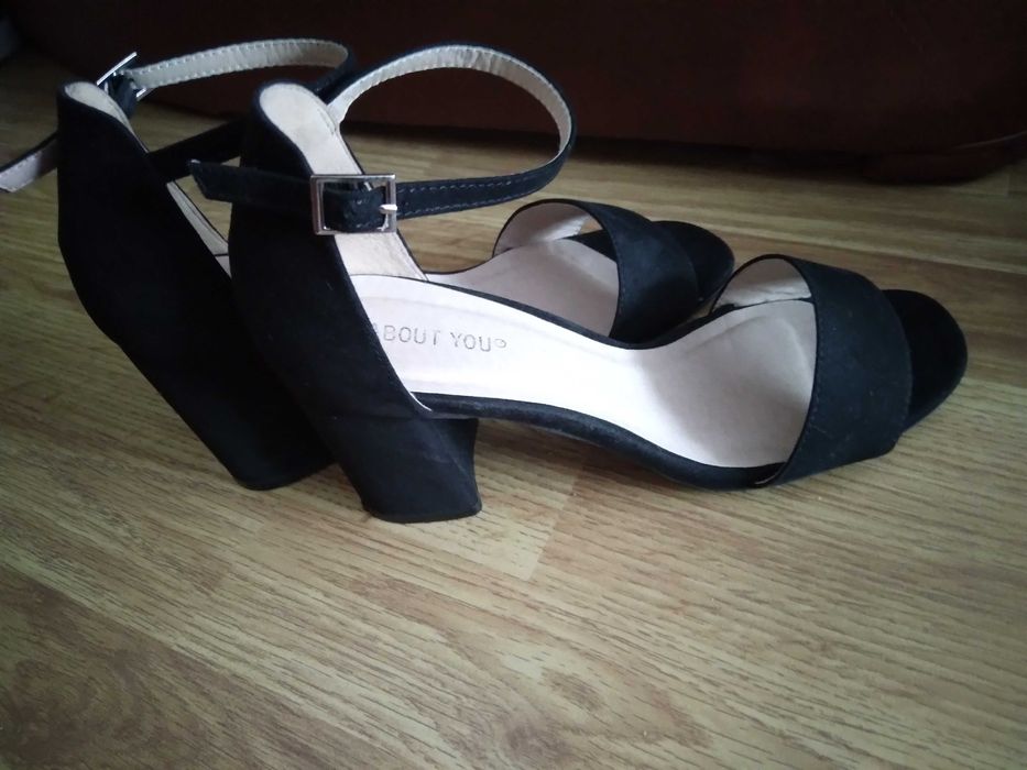 Sandale damă, About you, mărimea 38, noi, negre.