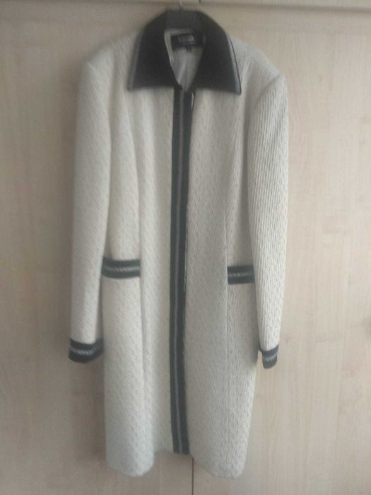 Пальто лёгкое весна/осень