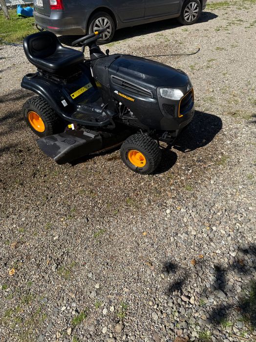 Tractoras de tuns iarba