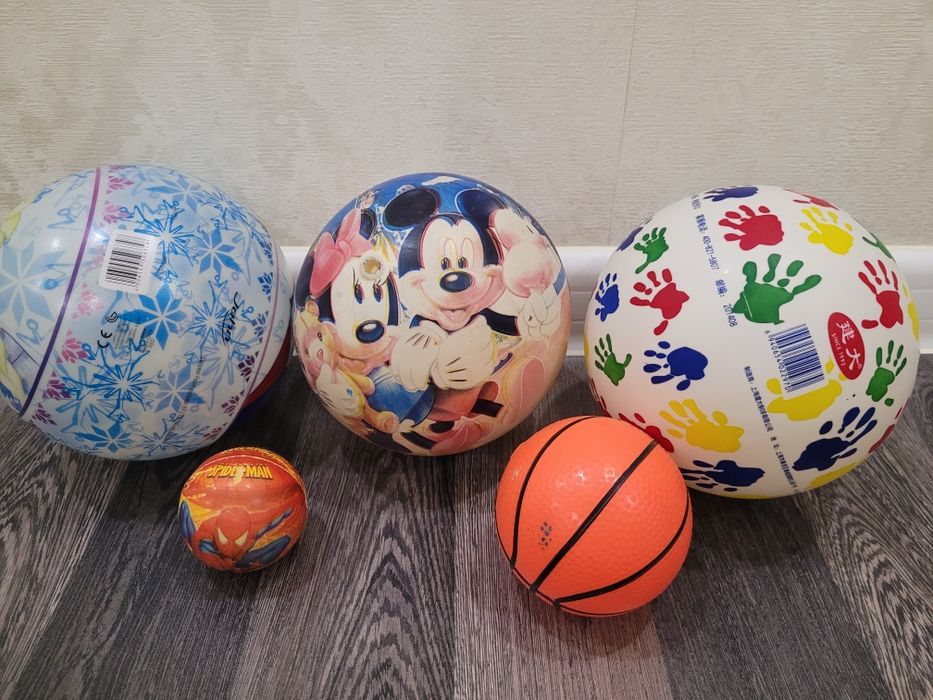Продам мячики разные