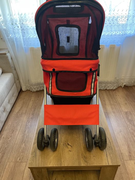 Carucior pentru plimbat animale