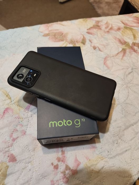 Телефон Motorola G72